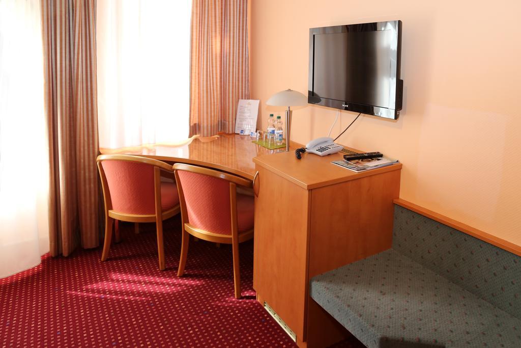 Wincent Hotel Gmbh 진스하임 객실 사진