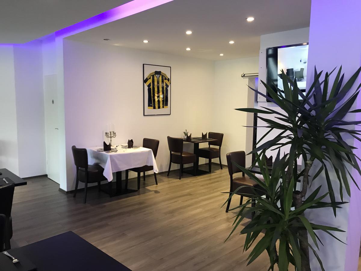 Wincent Hotel Gmbh 진스하임 외부 사진