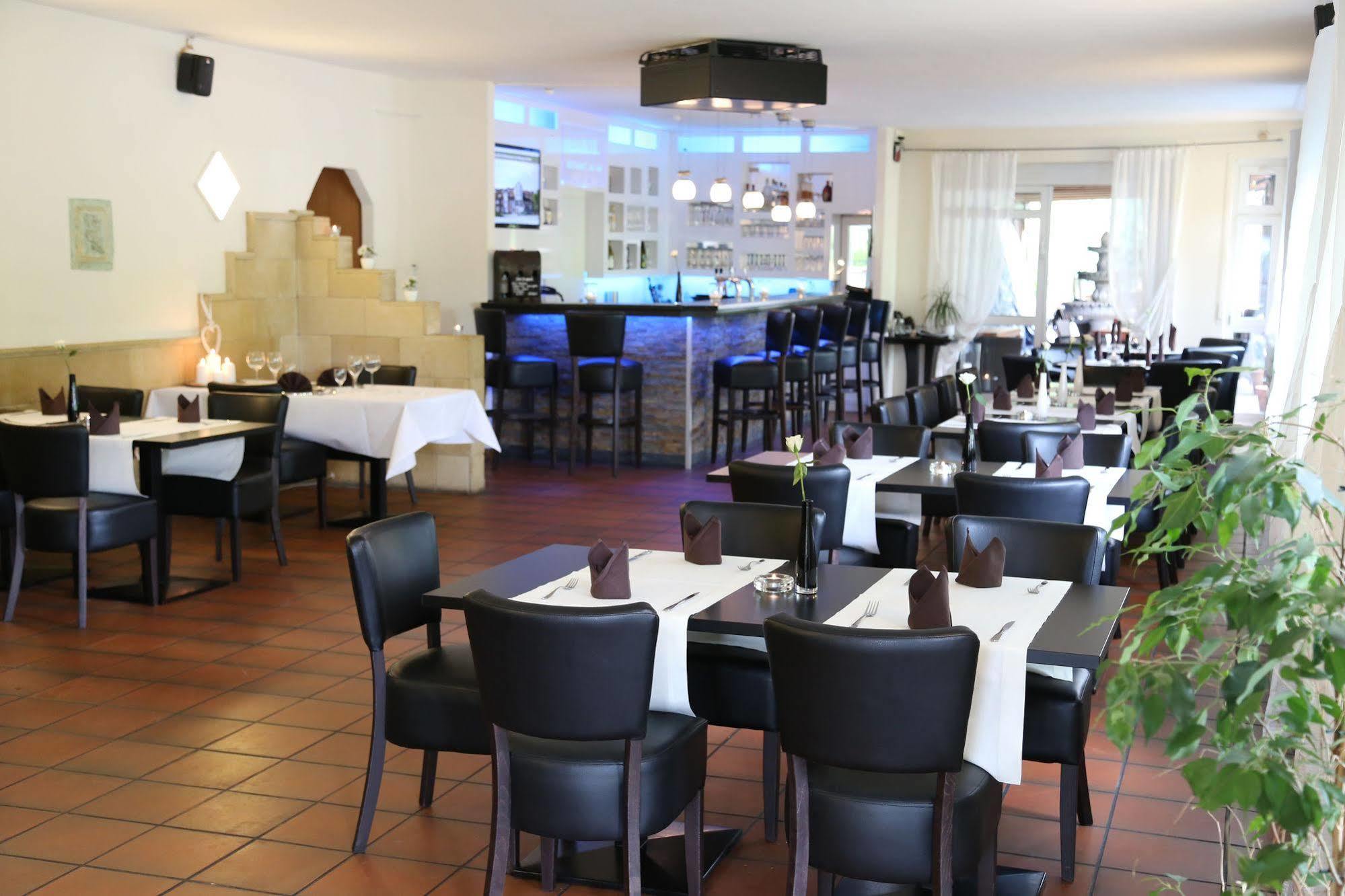 Wincent Hotel Gmbh 진스하임 외부 사진